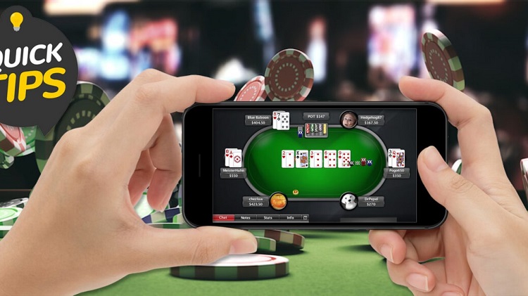 Hands-Holding-Mobile-Poker-App-Casino-Table-and-Chips-Quick-Tips-1280x720